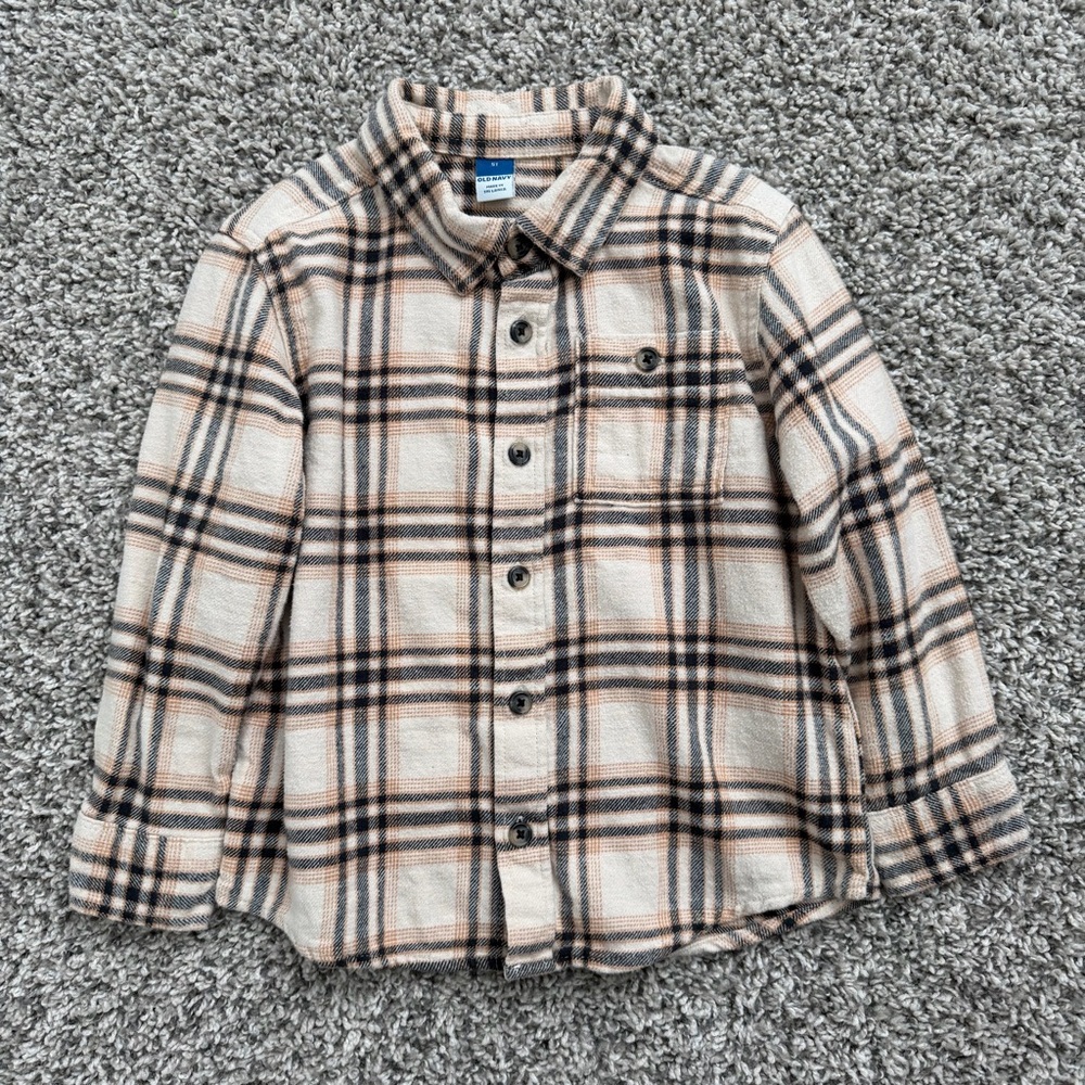 Old Navy Kids Plaid Button-Down Shirt in Cream and Black